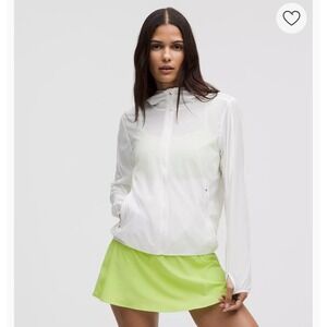 Lululemon Sheer Joy White Hooded Jacket Lightweight Ripstop Size 8 LW4AVVS